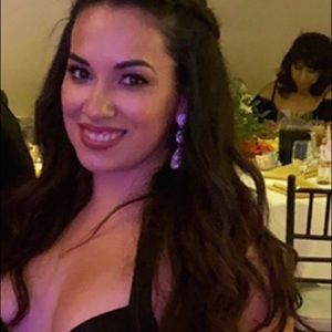 Meet your Posher, Ana